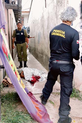 
        
            Jovem é executado na frente da família em Belém
        
    