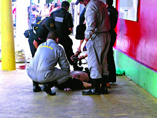 
        
            Israelense é morto a tiros na saída de academia
        
    