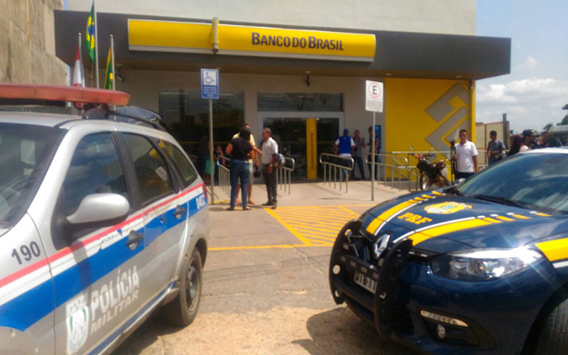 
        
            Vigilante que fazia reféns no banco do brasil é preso
        
    