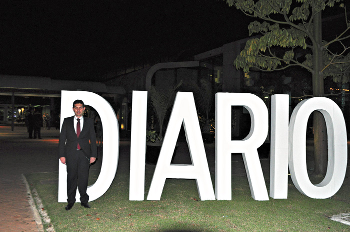 
        
            Carmem Souza: Uma festa pontuada pela emoção
        
    