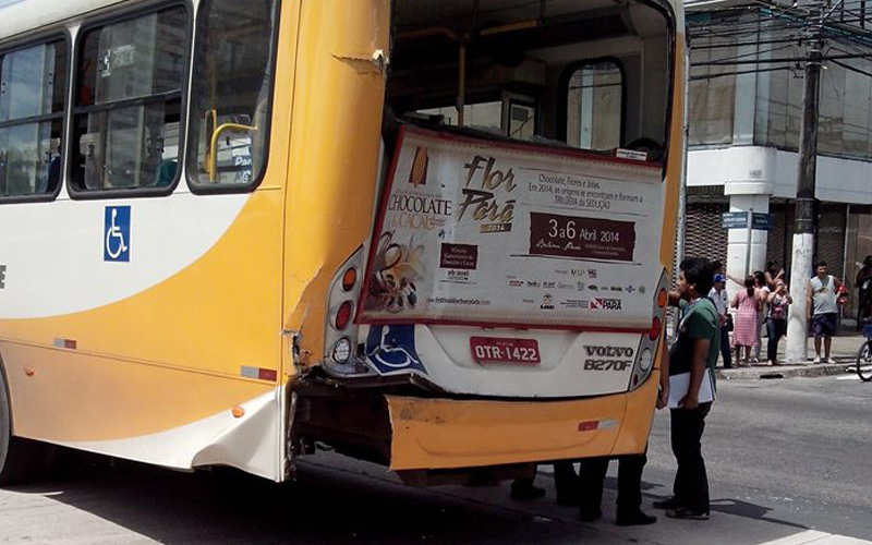 
        
            Batida entre ônibus bloqueia via expressa do BRT
        
    