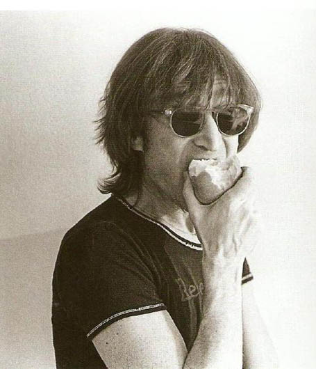 
        
            70 anos de John Lennon
        
    