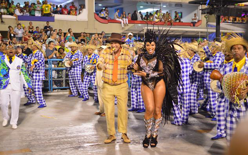 
        
            Musas dão show em desfiles no Rio
        
    