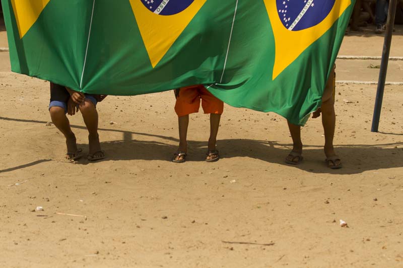 
        
            Dor e comoção na despedida de Lucas Gomes
        
    