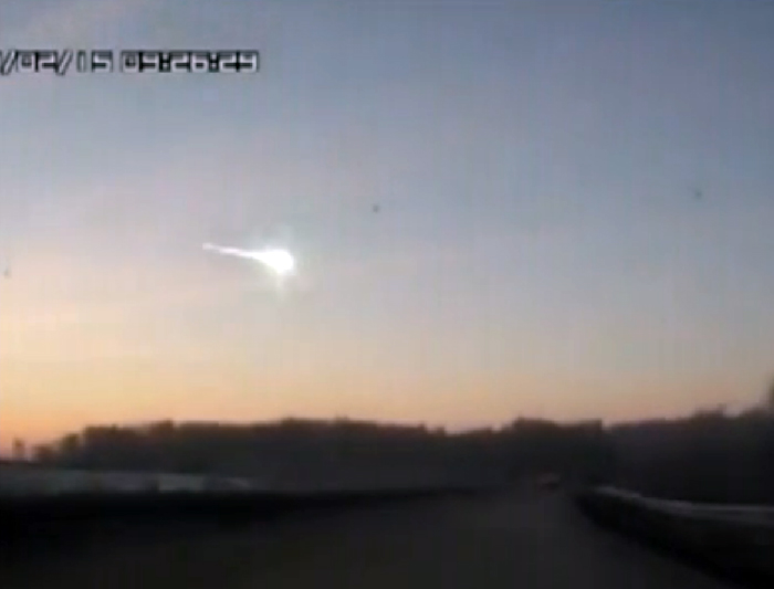 
        
            Rússia: queda de meteorito causa explosões no céu e fere mais de 500
        
    
