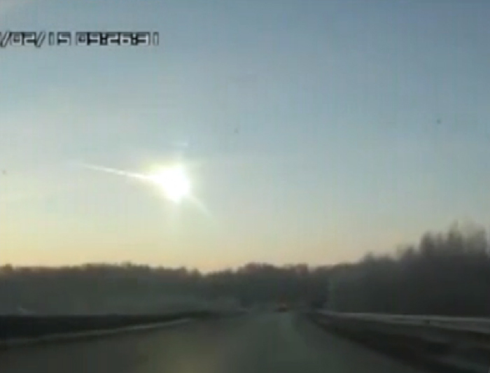 
        
            Rússia: queda de meteorito causa explosões no céu e fere mais de 500
        
    