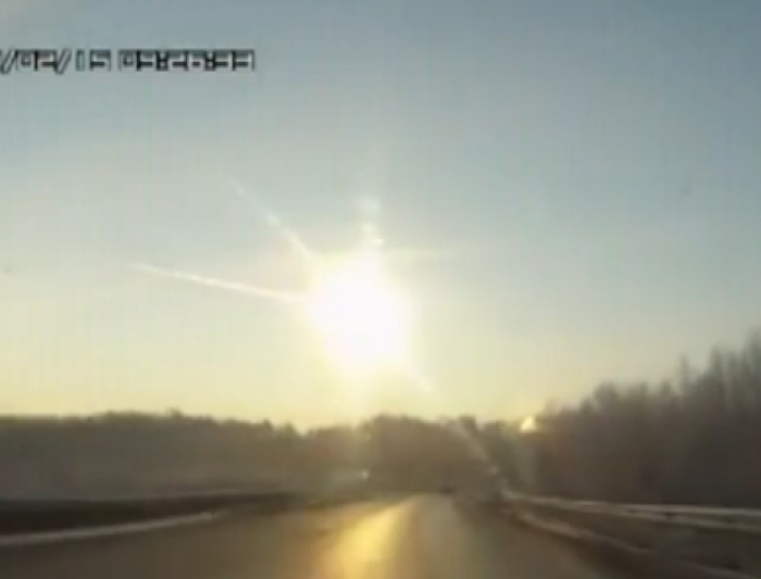 
        
            Rússia: queda de meteorito causa explosões no céu e fere mais de 500
        
    