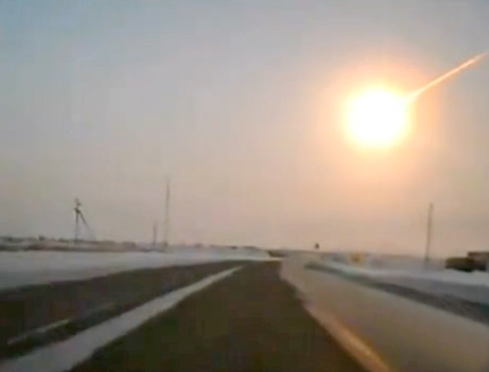 
        
            Rússia: queda de meteorito causa explosões no céu e fere mais de 500
        
    