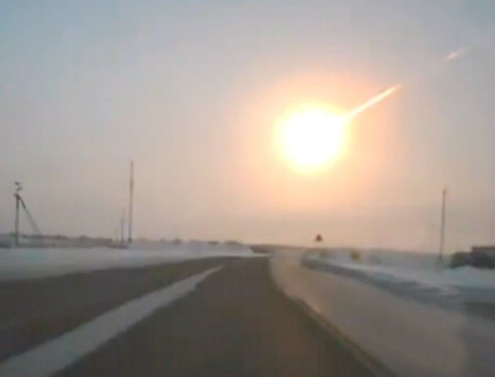 
        
            Rússia: queda de meteorito causa explosões no céu e fere mais de 500
        
    