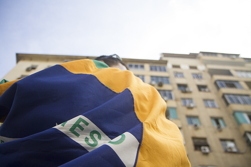
        
            Manifestação reúne cerca de 50 mil em Belém
        
    