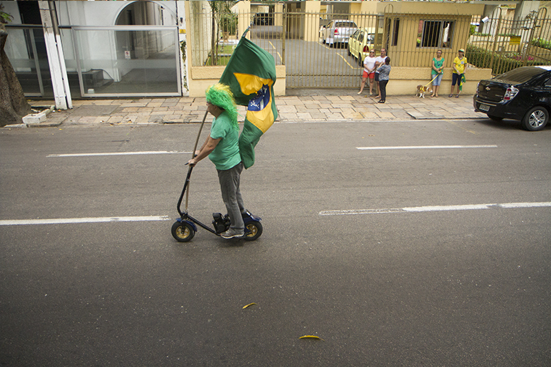 
        
            Manifestação reúne cerca de 50 mil em Belém
        
    