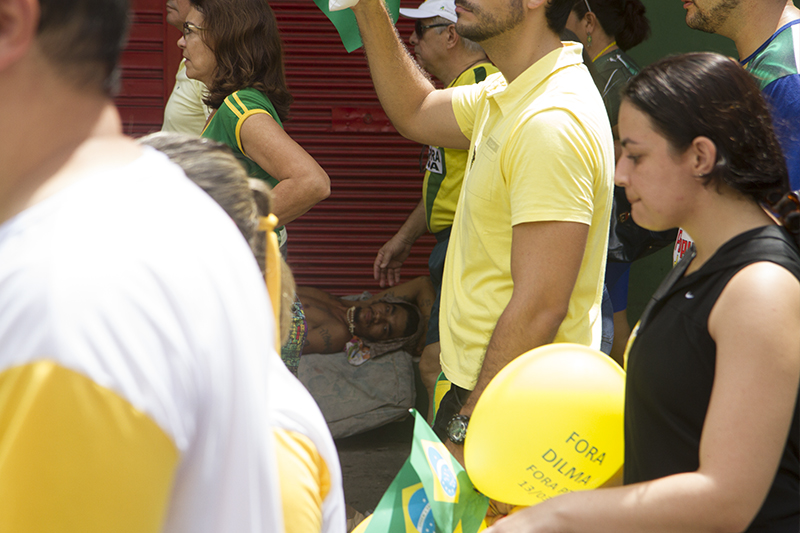 
        
            Manifestação reúne cerca de 50 mil em Belém
        
    