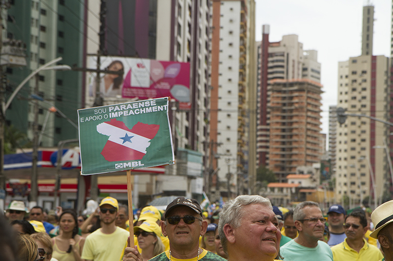 
        
            Manifestação reúne cerca de 50 mil em Belém
        
    