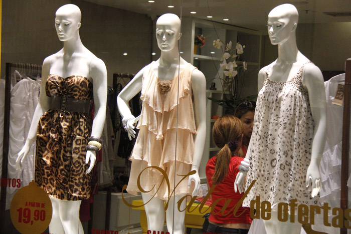 
        
            Vestido é a peça chave pro Reveillon de 2011
        
    
