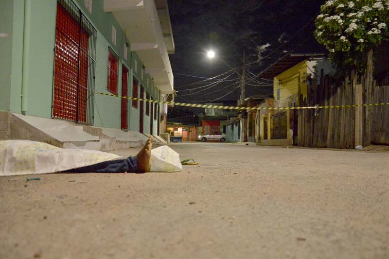 
        
            Grávida é assassinada com 3 tiros
        
    