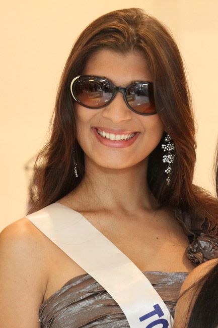 
        
            Misses mostram novo visual com óculos da Ana Maria
        
    