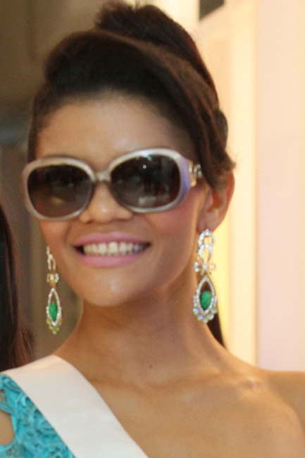 
        
            Misses mostram novo visual com óculos da Ana Maria
        
    