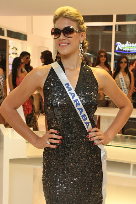 
        
            Misses mostram novo visual com óculos da Ana Maria
        
    