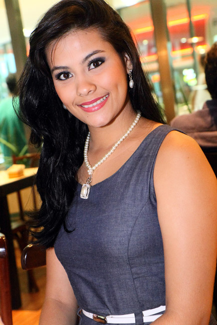 
        
            Misses desfilam beleza em compromisso do concurso
        
    