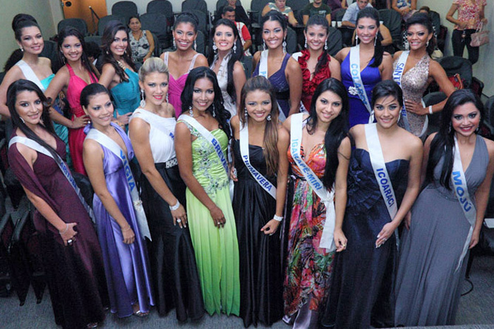 
        
            Misses mostram desenvoltura diante das câmeras
        
    