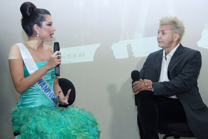 
        
            Misses mostram desenvoltura diante das câmeras
        
    