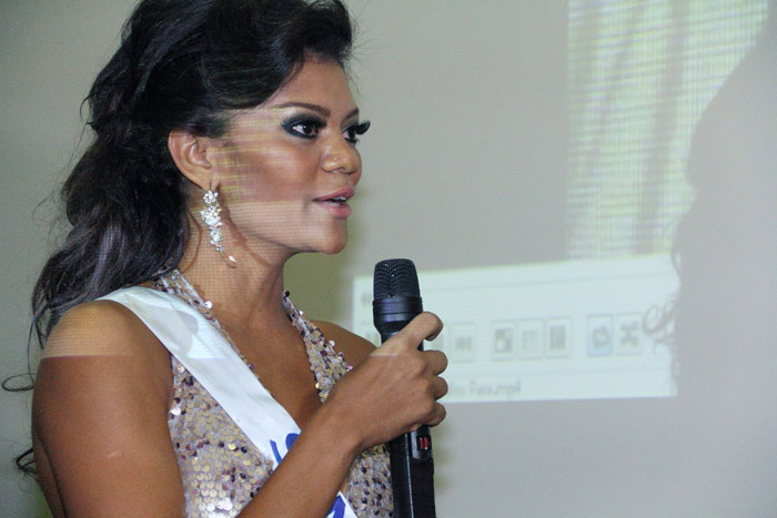 
        
            Misses mostram desenvoltura diante das câmeras
        
    