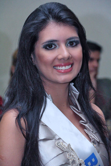 
        
            Misses mostram desenvoltura diante das câmeras
        
    