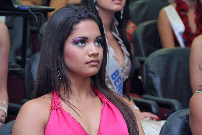 
        
            Misses mostram desenvoltura diante das câmeras
        
    