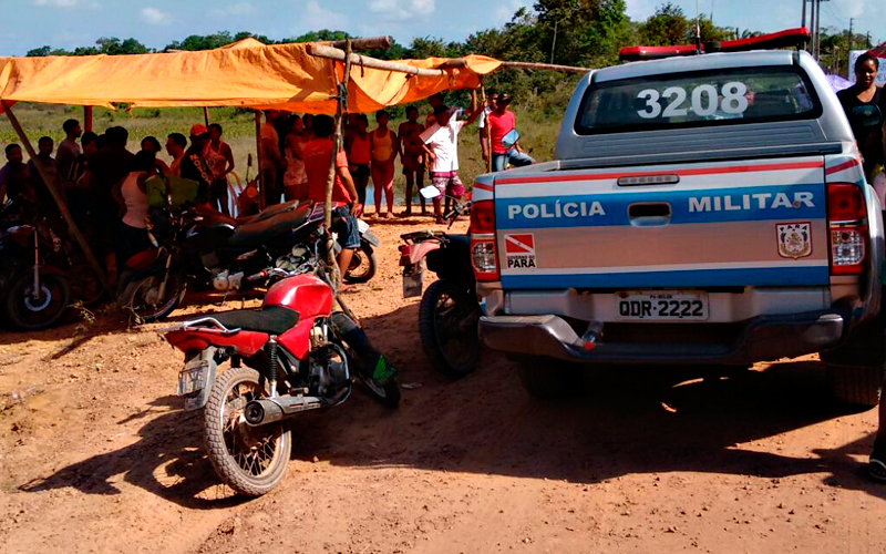
        
            Moradores interditam rodovia BR-422
        
    