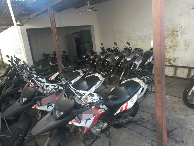 
        
            Motos da PM ficam paradas no Batalhão
        
    