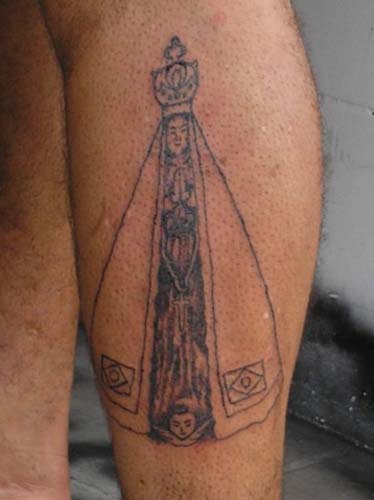 
        
            Veja significado de tatuagens usadas nas cadeias
        
    