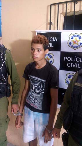 
        
            Homem mata idosa com 15 terçadadas
        
    