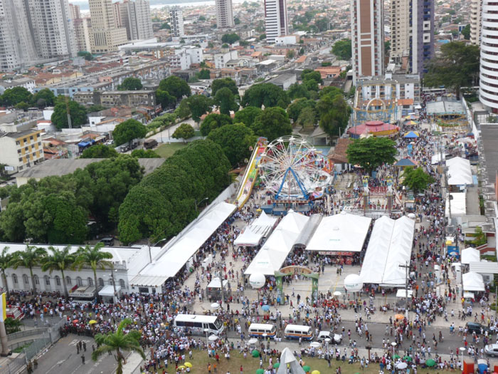 
        
            Círio reúne multidão nas ruas de Belém
        
    