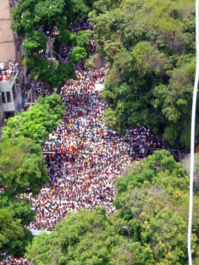 
        
            Círio reúne multidão nas ruas de Belém
        
    