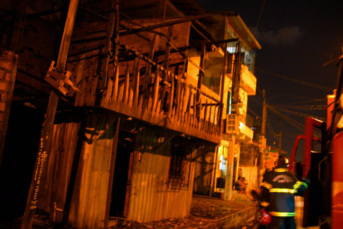 
        
            Incêndio destrói duas casas na Pedreira
        
    