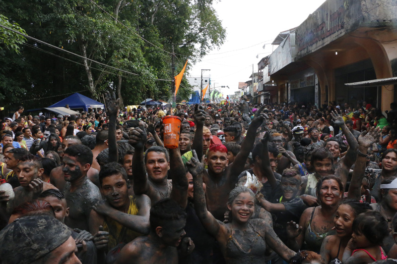 
        
            Um guia para escolher onde curtir a folia
        
    