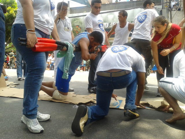 
        
            Fieis pagam promessas durante o Círio
        
    