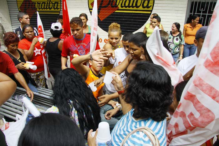 
        
            Protesto de comerciários no comércio
        
    