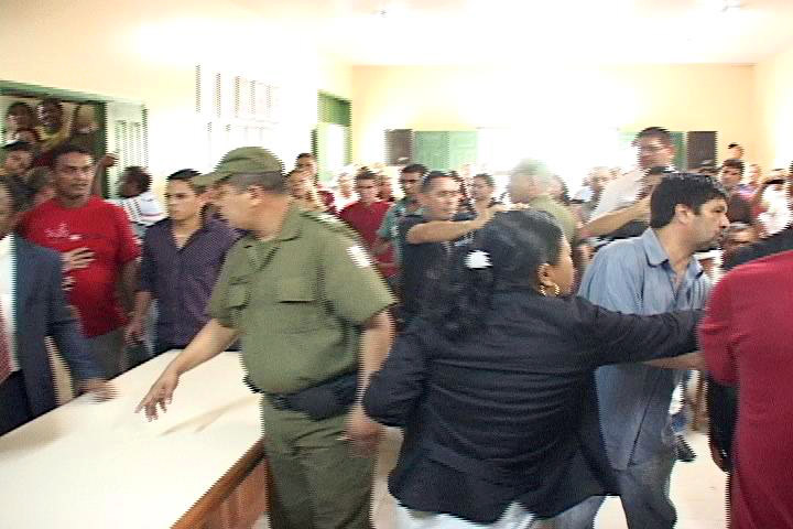 
        
            Confusão marca eleição para a Câmara de Aveiro
        
    