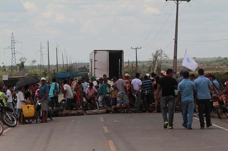 
        
            Rodovia BR-155 é interditada por MST
        
    