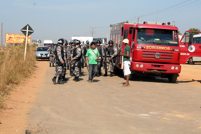 
        
            Tentativa de invasão interdita a PA-275
        
    