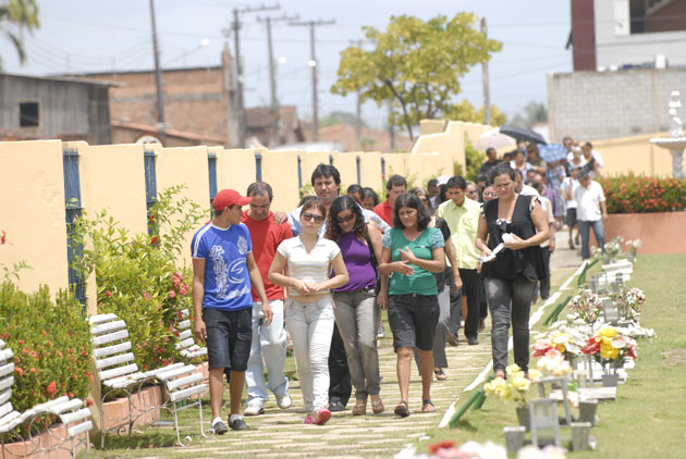 
        
             Protesto interdita a rodovia BR-316 
        
    