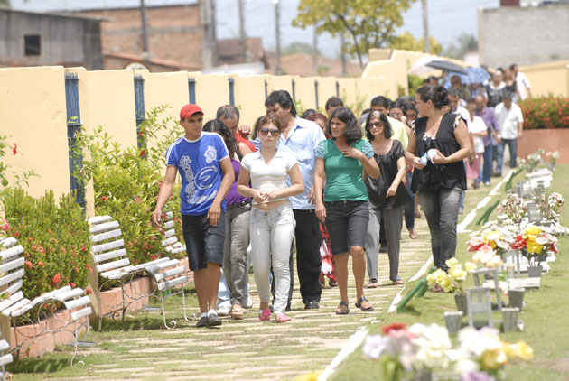 
        
             Protesto interdita a rodovia BR-316 
        
    