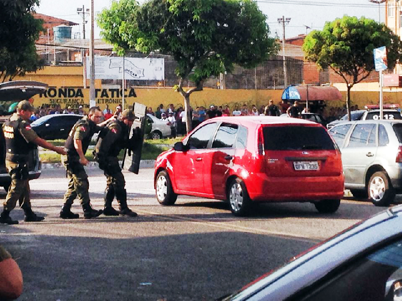 
        
            Mulher é feita refém na Pedreira
        
    