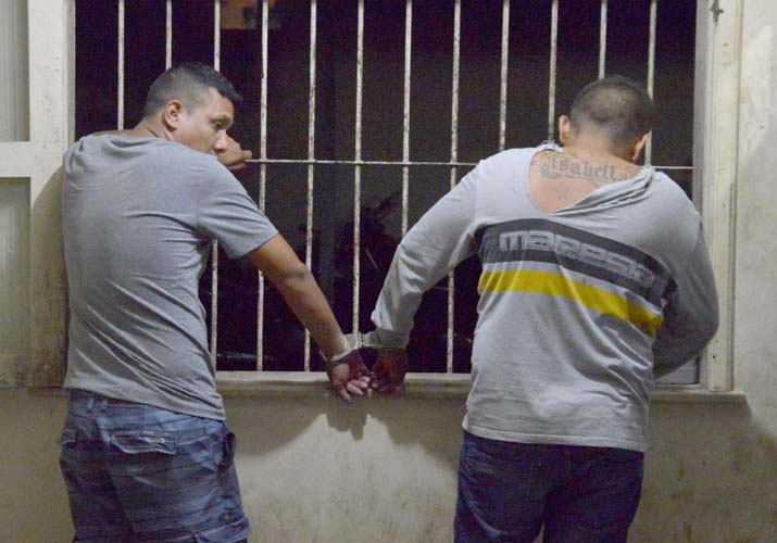 
        
            Sequestro relâmpago termina com 2 presos
        
    