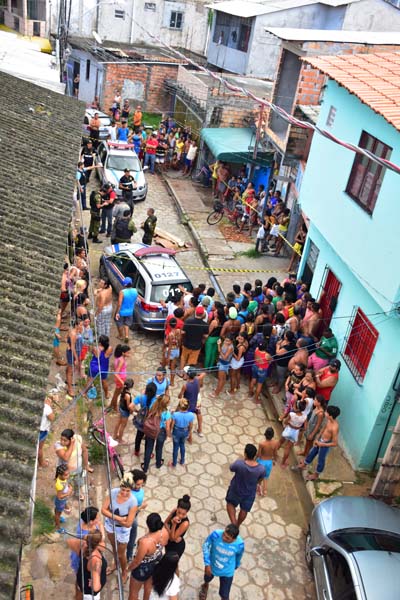 
        
            Assassinato durante mudança na Passagem Lava Pés
        
    