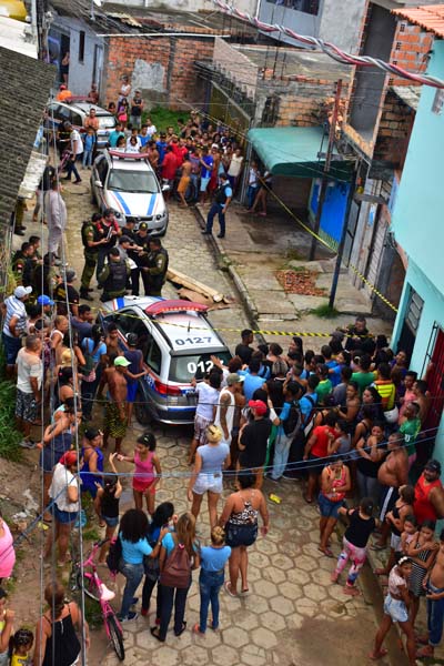 
        
            Assassinato durante mudança na Passagem Lava Pés
        
    