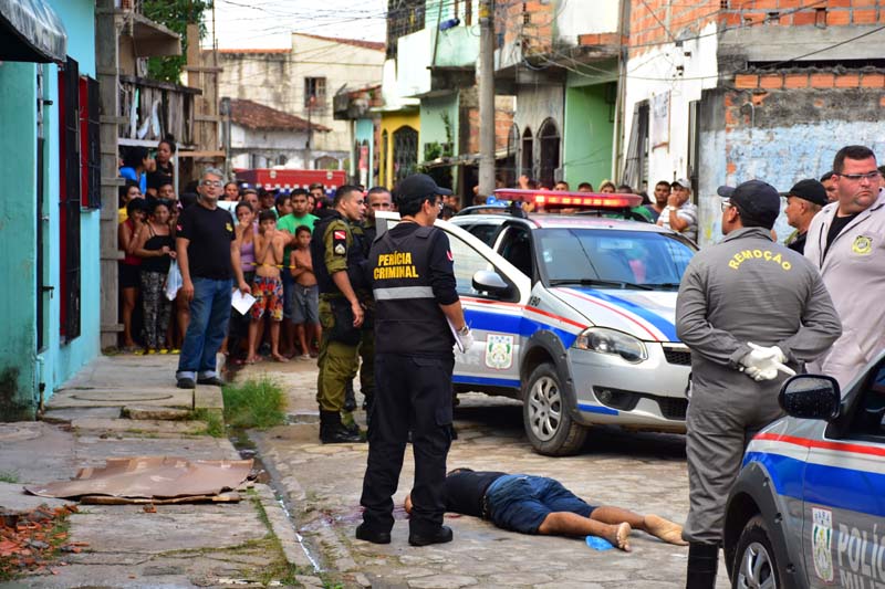 
        
            Assassinato durante mudança na Passagem Lava Pés
        
    