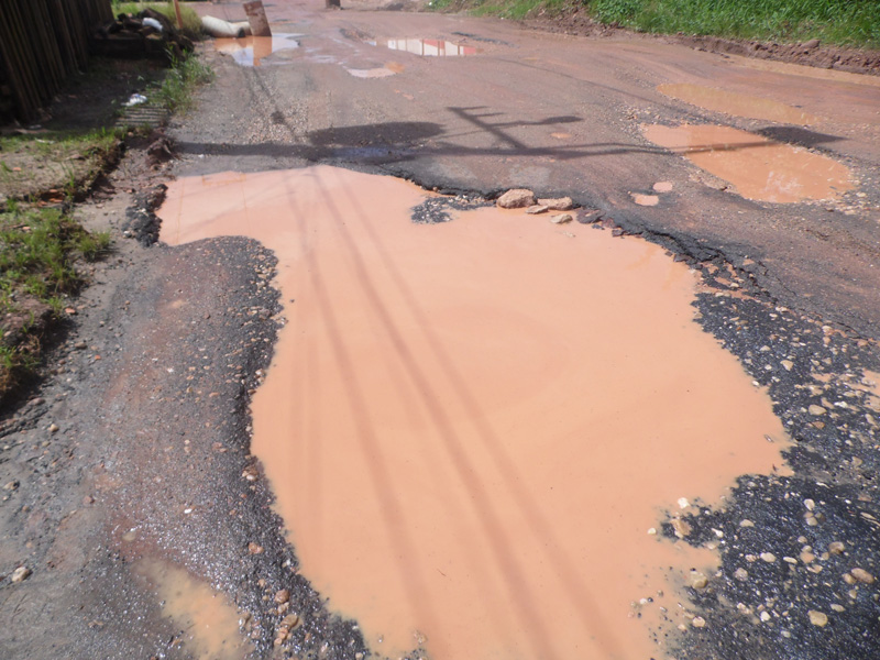 
        
            Moradores fazem protesto em Ananindeua
        
    