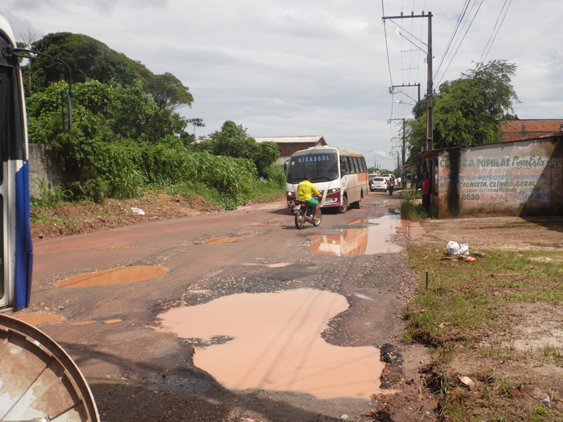 
        
            Moradores fazem protesto em Ananindeua
        
    